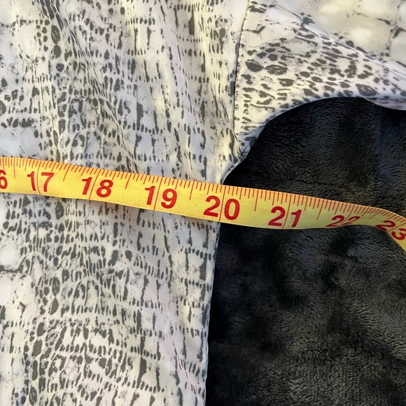 Black Tape Snake Print Tunic Blouse - Picture 5 of 6